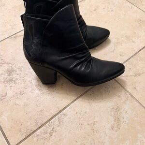 BareTraps Black Heeled Boots